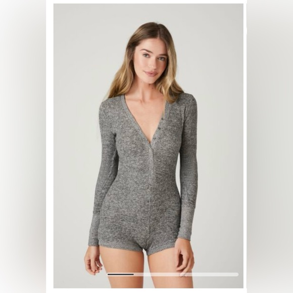 Forever 21 long sleeve pajama romper - Picture 1 of 14